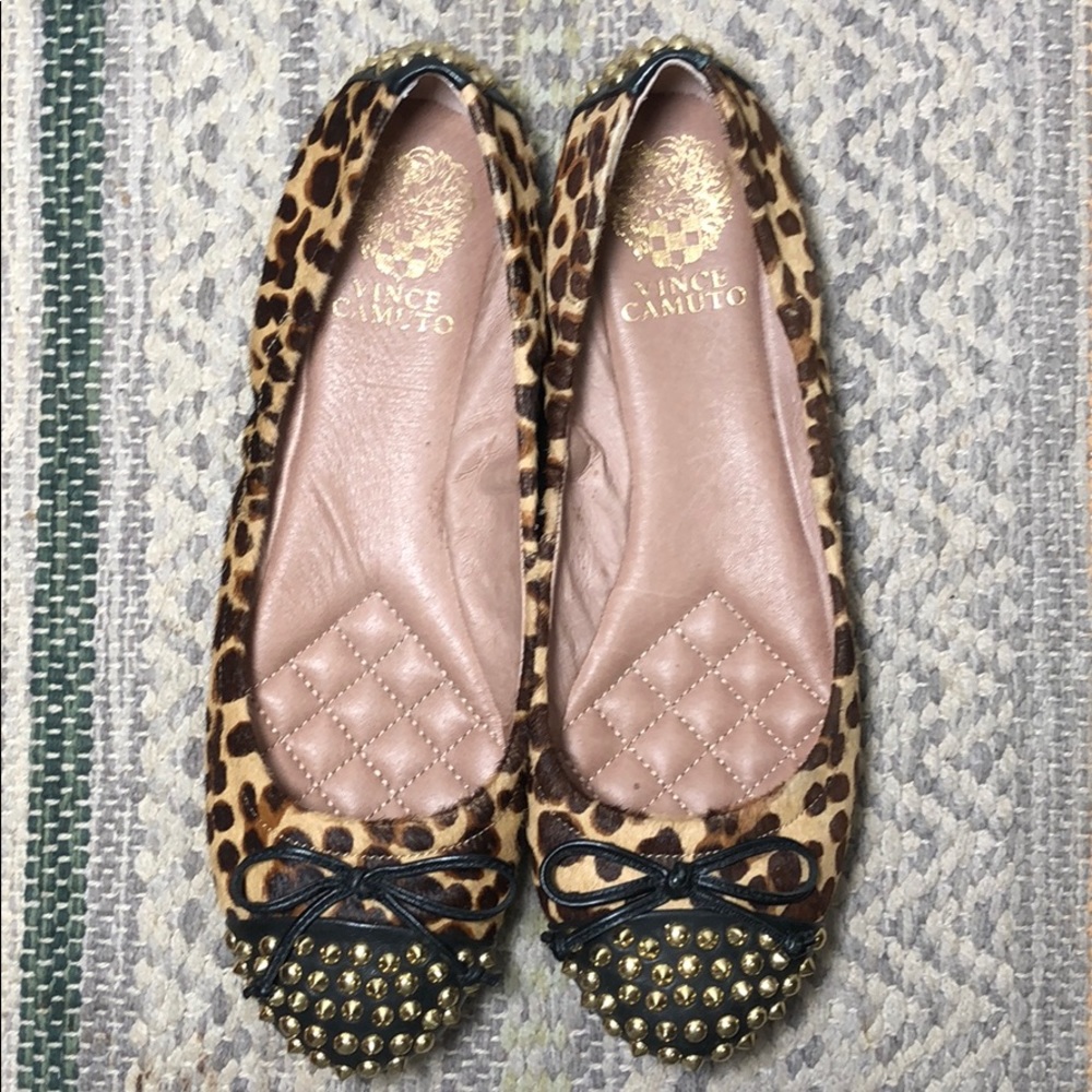 Vince Camuto leopard and black leather flats